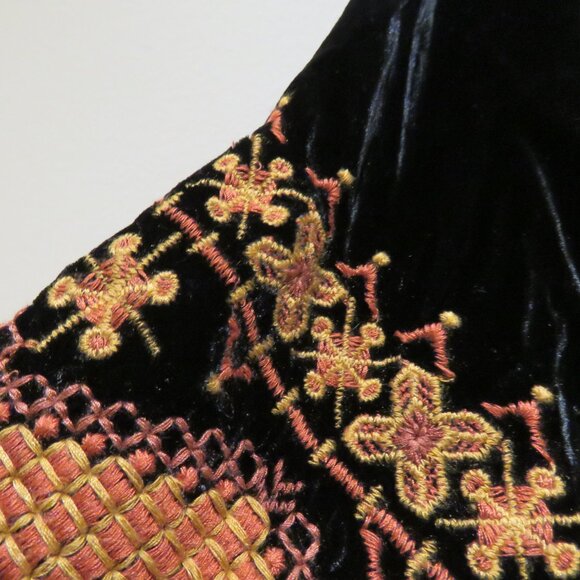 JOHNNY WAS Elim Velvet Peasant Blouse in Black Floral Embroidered Boho NWT - Picture 8 of 15